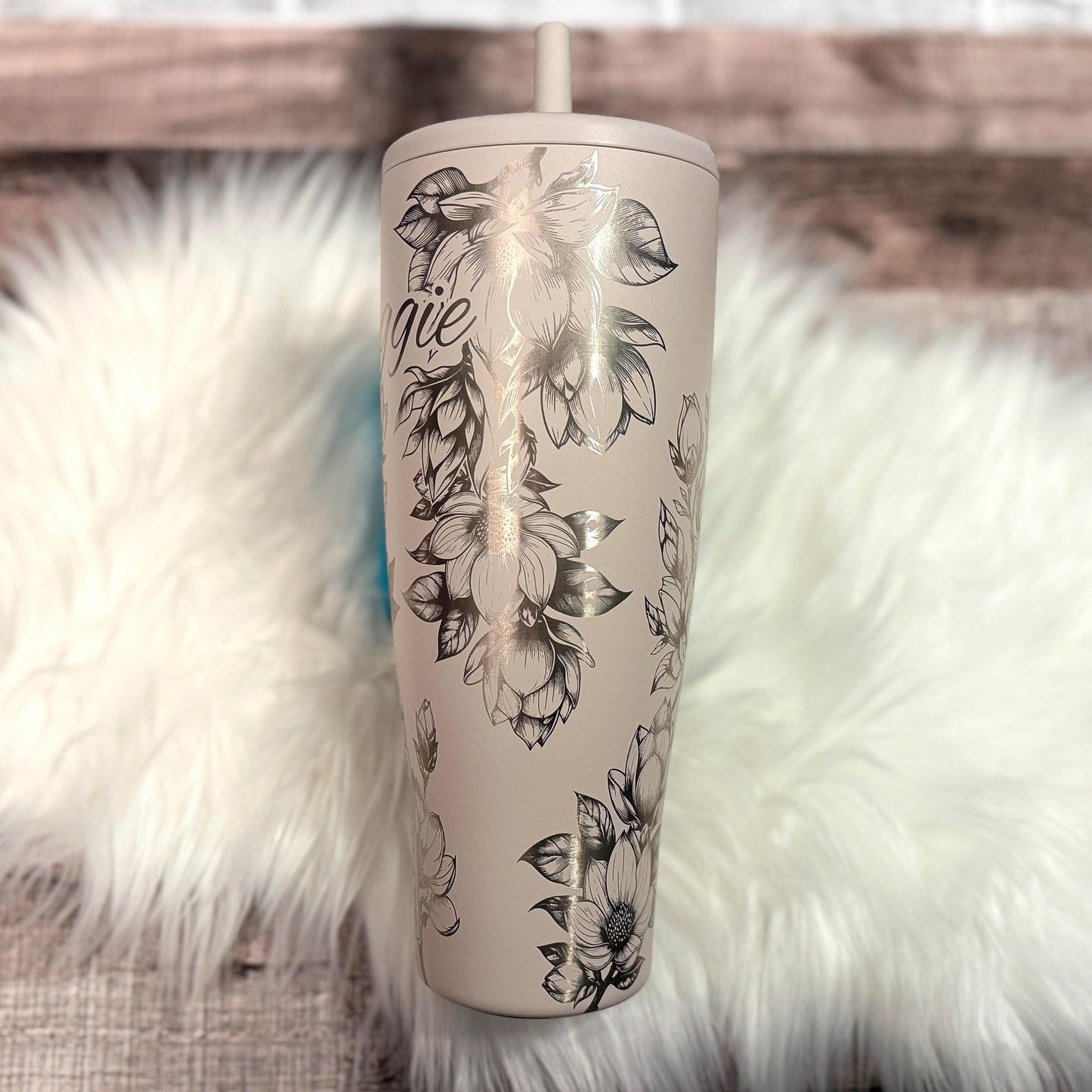 Engraved Brumate Tumbler – Personalized 40 oz Insulated Cup with Magnolia Flower Design